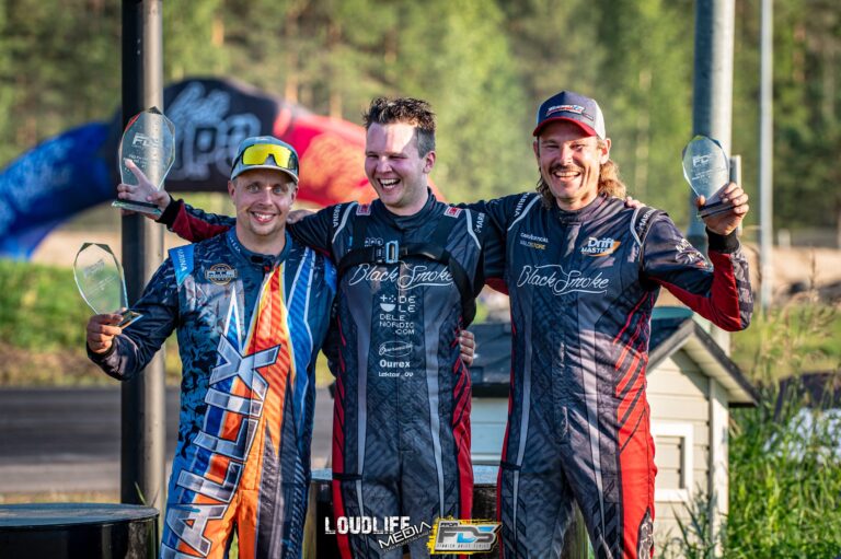 FDS Pro sarjan kolmas osakilpailu ajettiin Nivalan VVL Circuitilla. Kuuma keli ja uusi rata toivat mukanaan yllätyksiä.